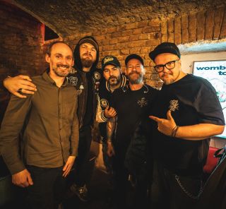 @travis_o_neill mě pozval na křest vinylu jeho nového projektu, který má ještě s @tomas_hajicek_jr Matěm a Joshem. Bylo to...