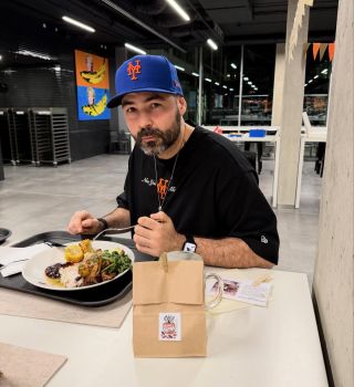 Listopadovej mix 1) Thanksgiving u @zachharrod ❤️🦃 2) V Plzni u @zachspub 🔥 3) Whisky life a moji oblíbení lidi 🥃 4) Jeden...